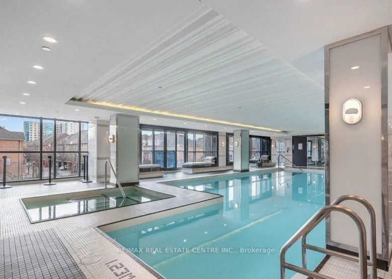 9471, Yonge, Observatory, Richmond Hill
