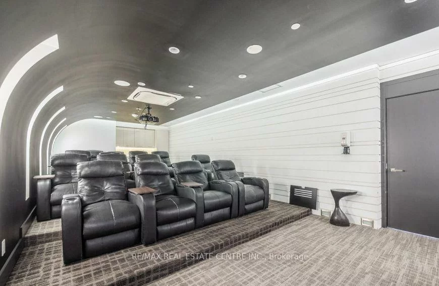 9471, Yonge, Observatory, Richmond Hill