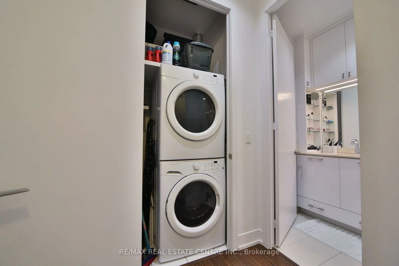 9471, Yonge, Observatory, Richmond Hill