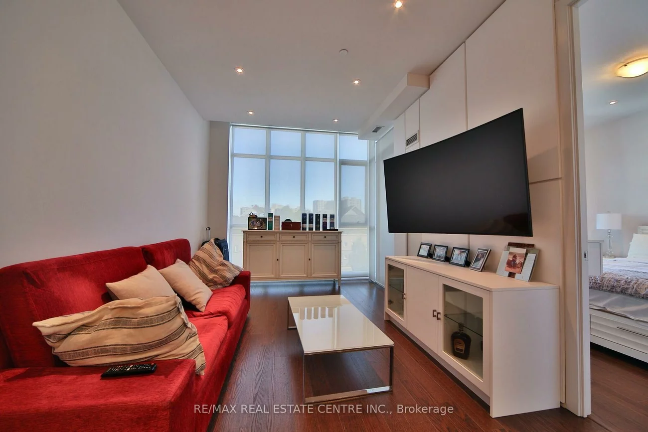 9471, Yonge, Observatory, Richmond Hill