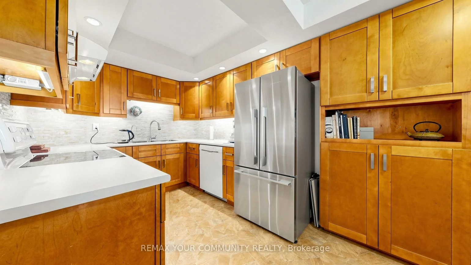 5, Weldrick, North Richvale, Richmond Hill