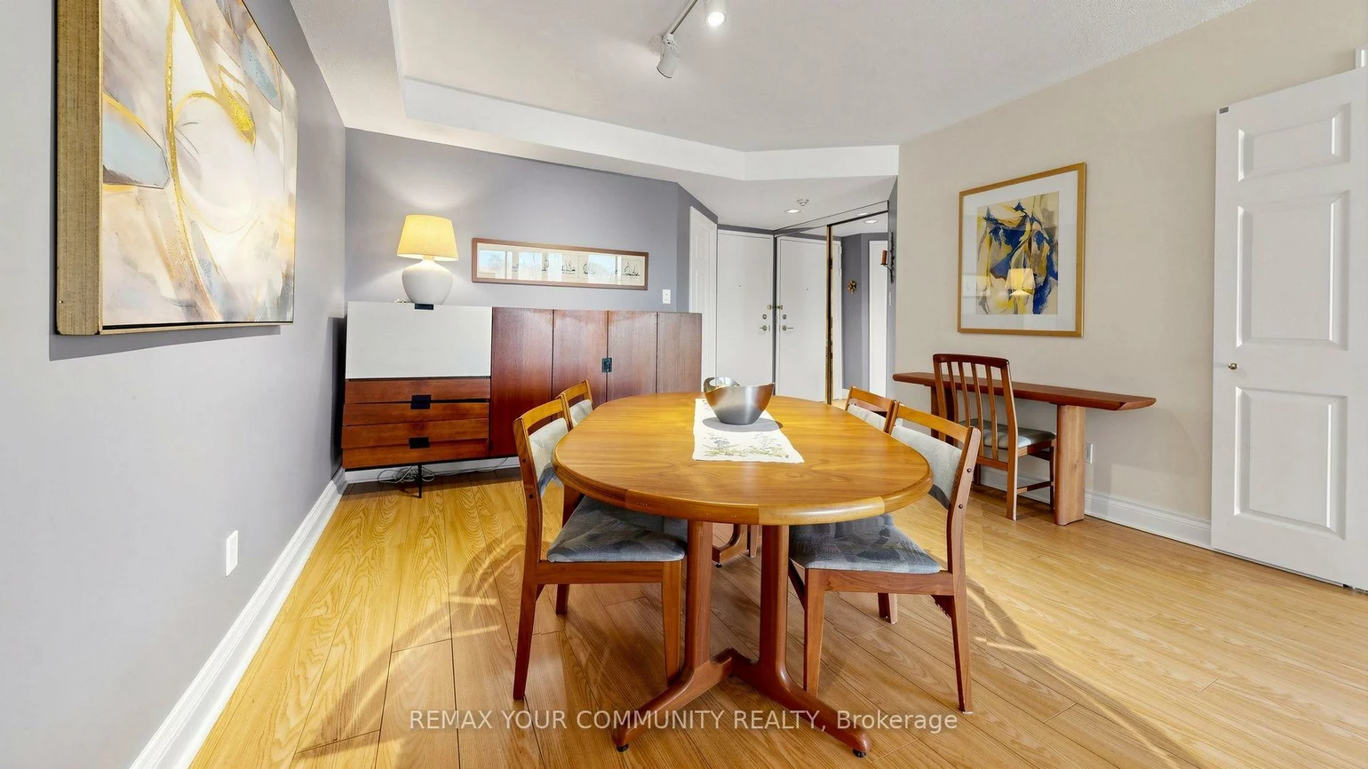 5, Weldrick, North Richvale, Richmond Hill
