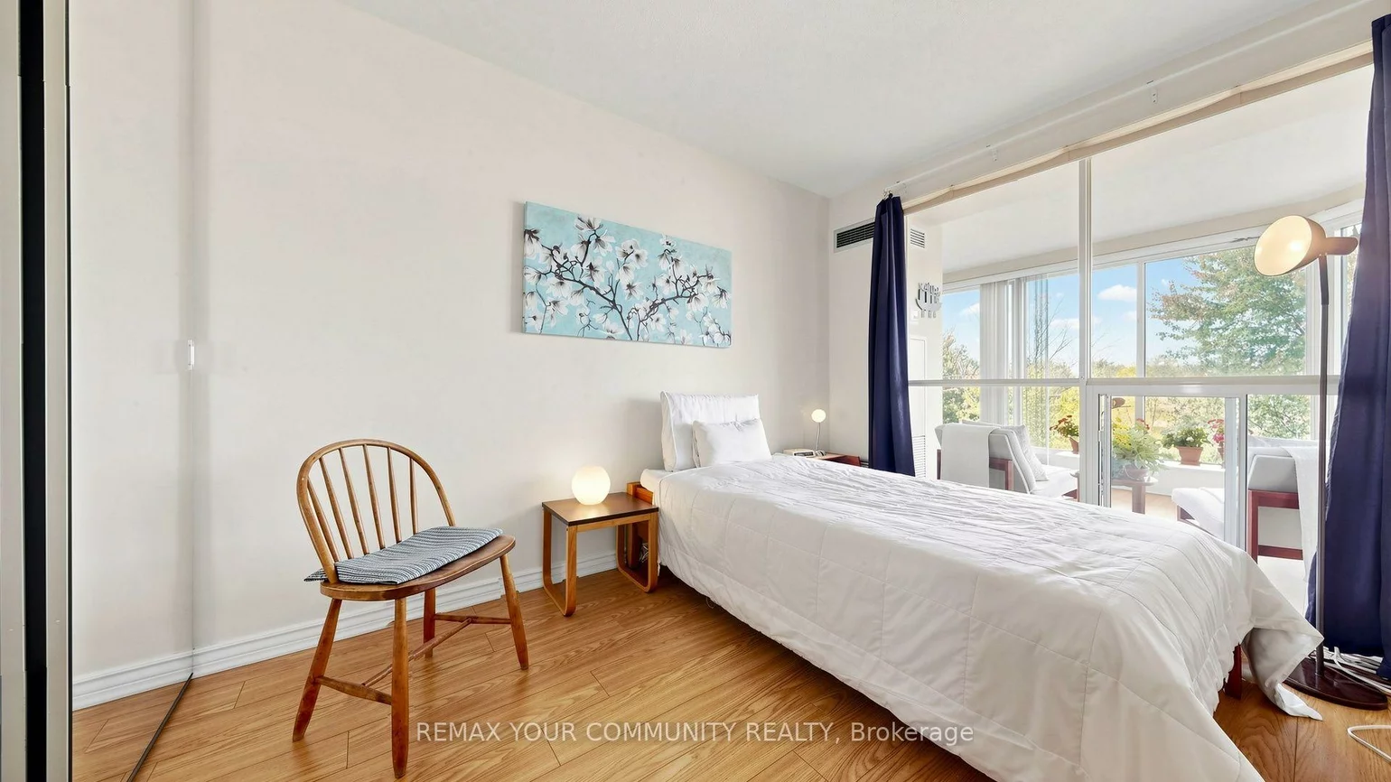 5, Weldrick, North Richvale, Richmond Hill