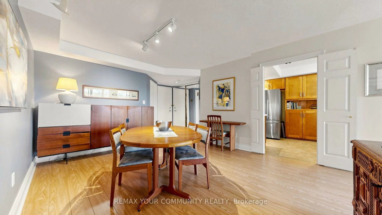 5, Weldrick, North Richvale, Richmond Hill