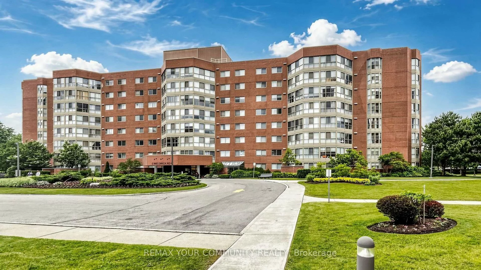 5, Weldrick, North Richvale, Richmond Hill