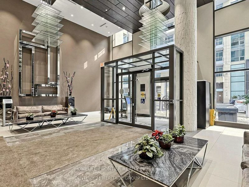 9205, Yonge, Langstaff, Richmond Hill