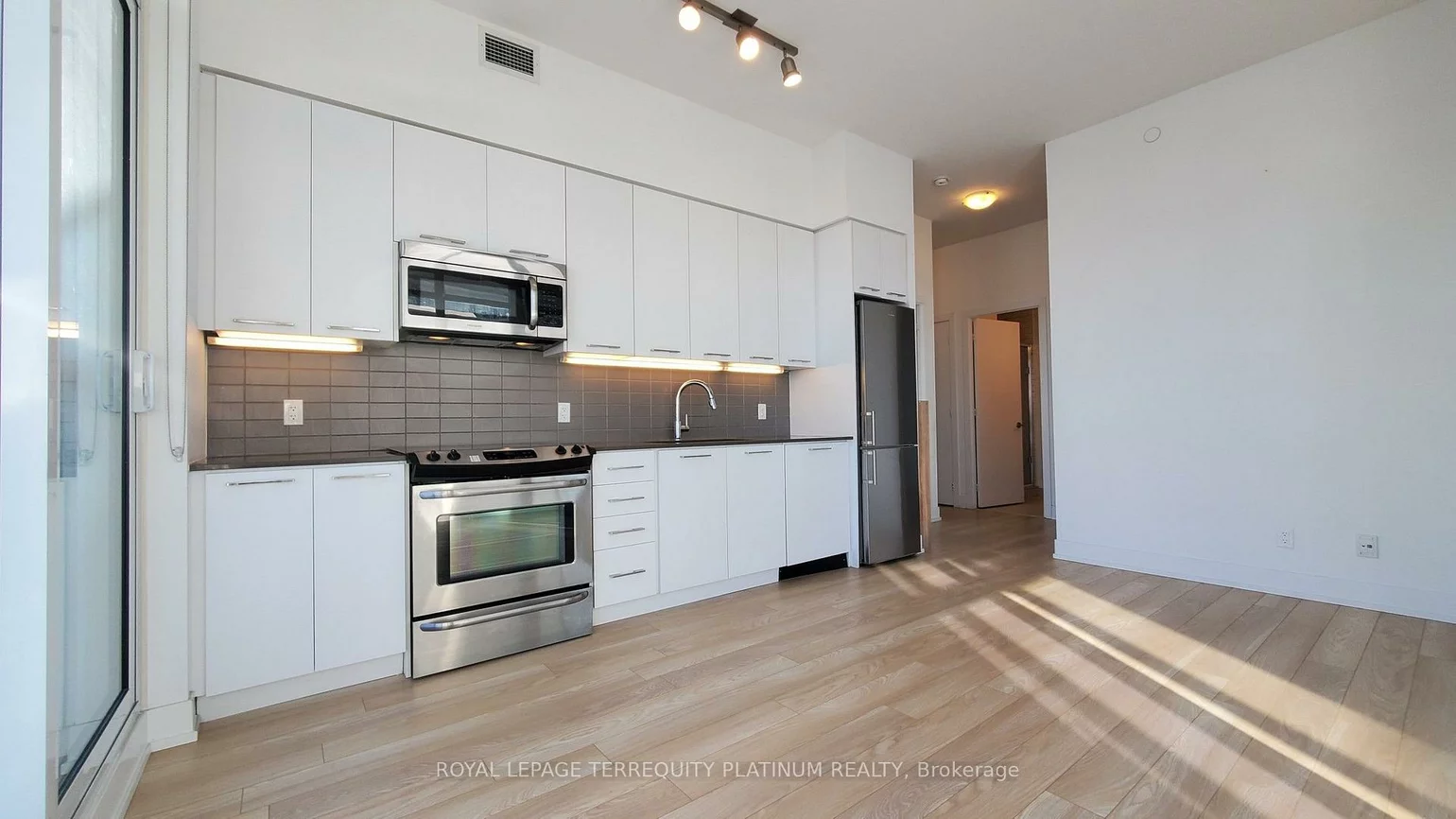 9471, Yonge, Observatory, Richmond Hill