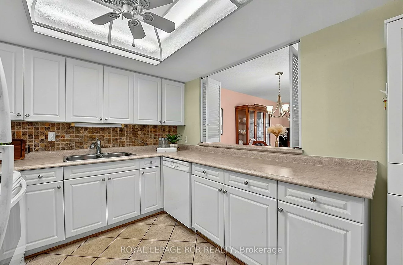 5, Weldrick, North Richvale, Richmond Hill