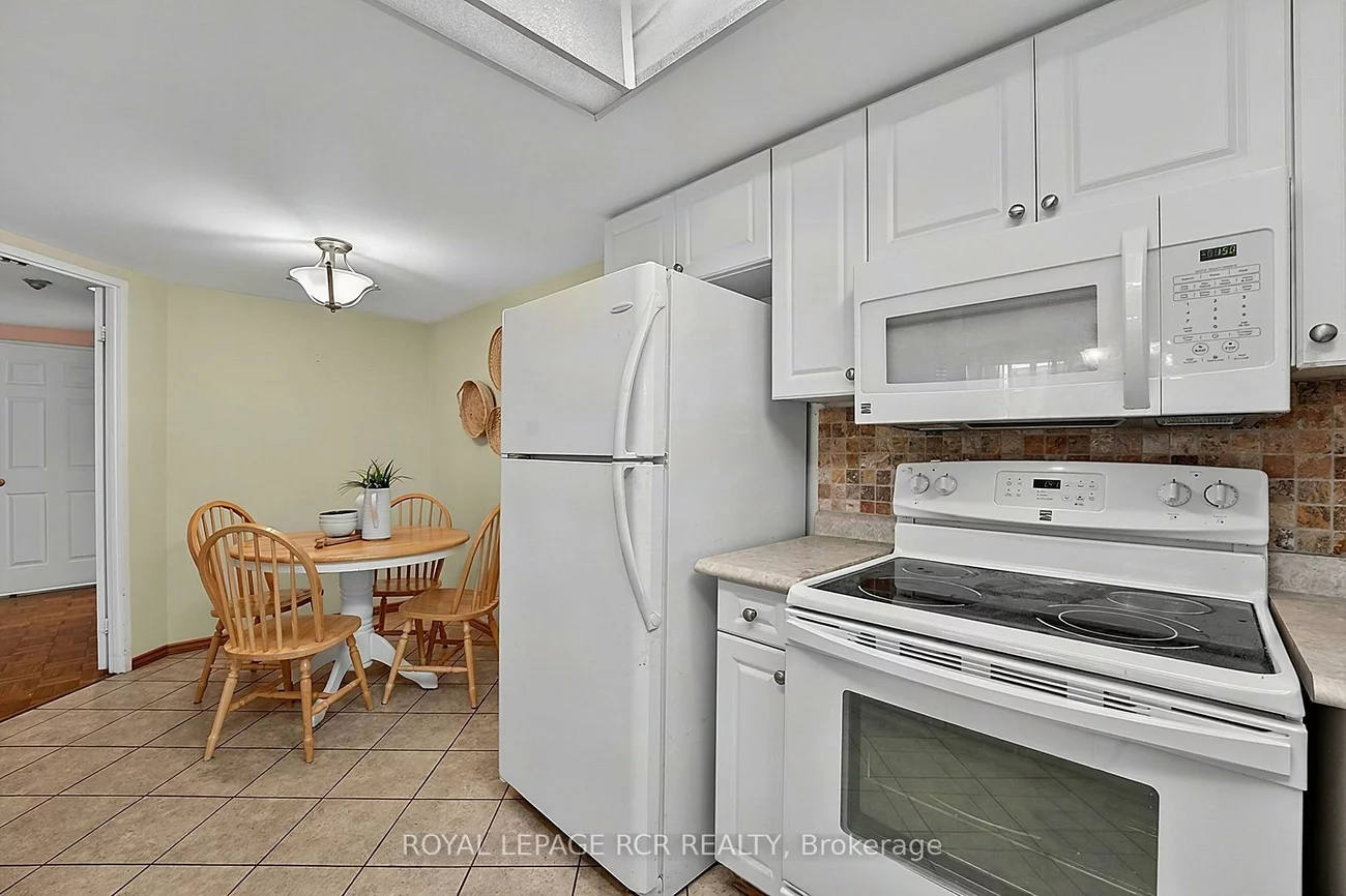 5, Weldrick, North Richvale, Richmond Hill