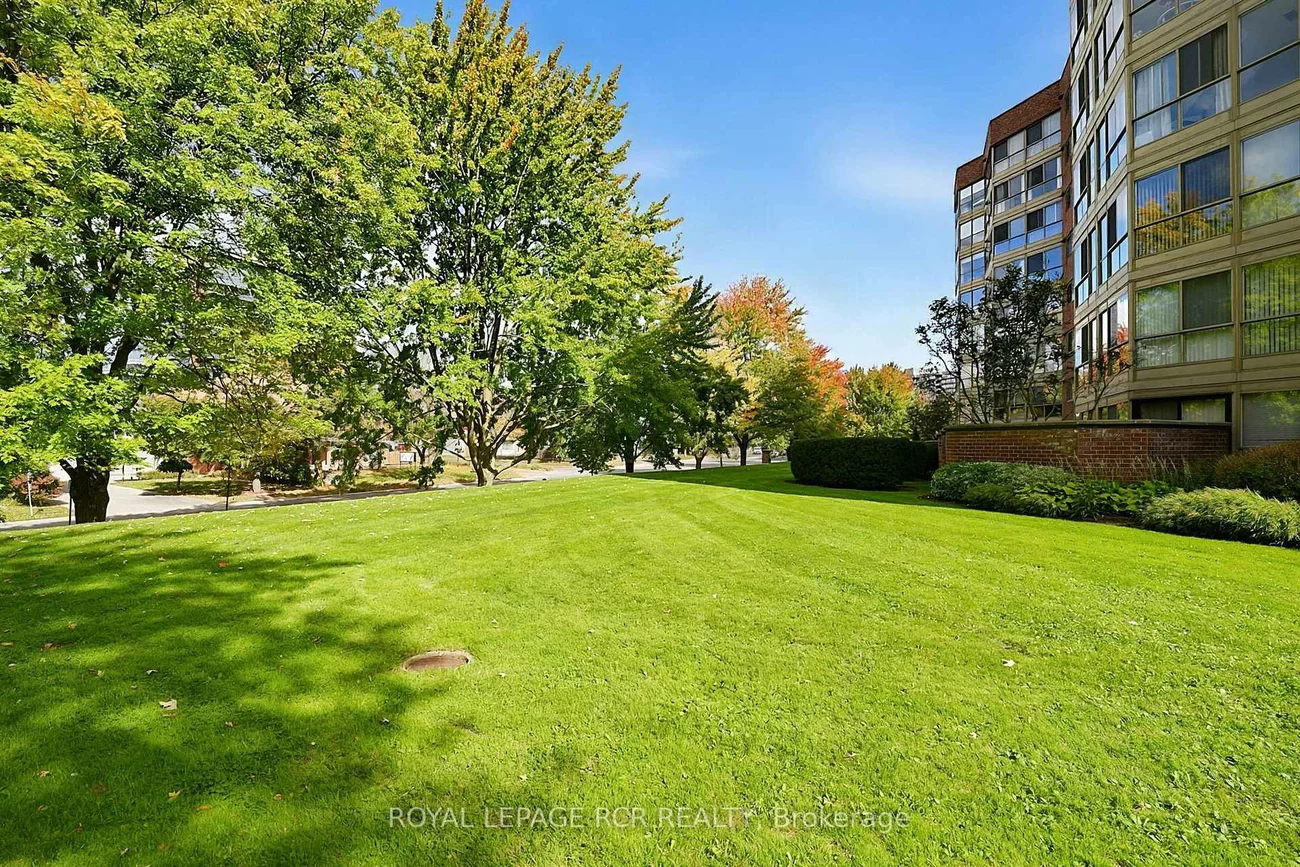 5, Weldrick, North Richvale, Richmond Hill