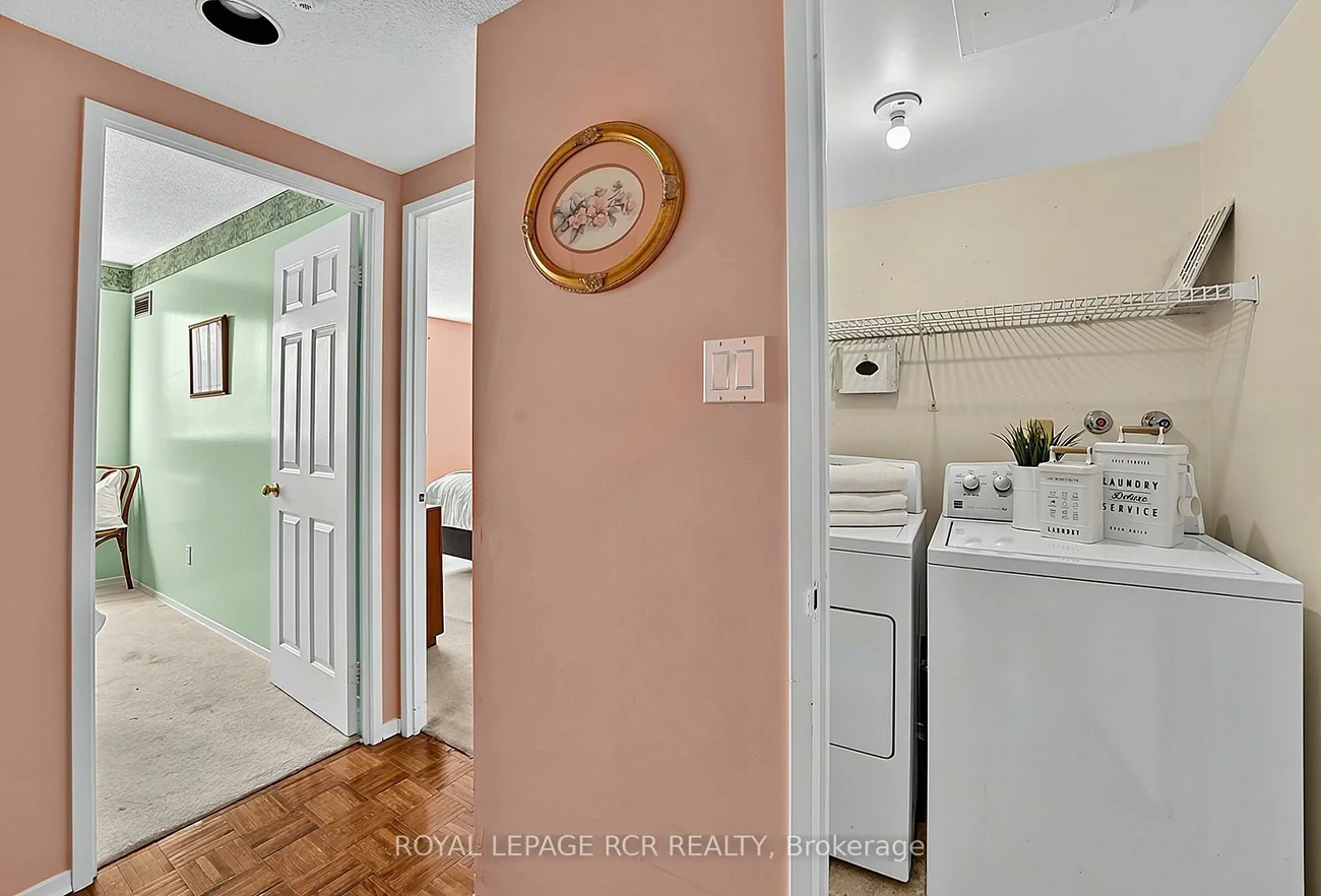 5, Weldrick, North Richvale, Richmond Hill