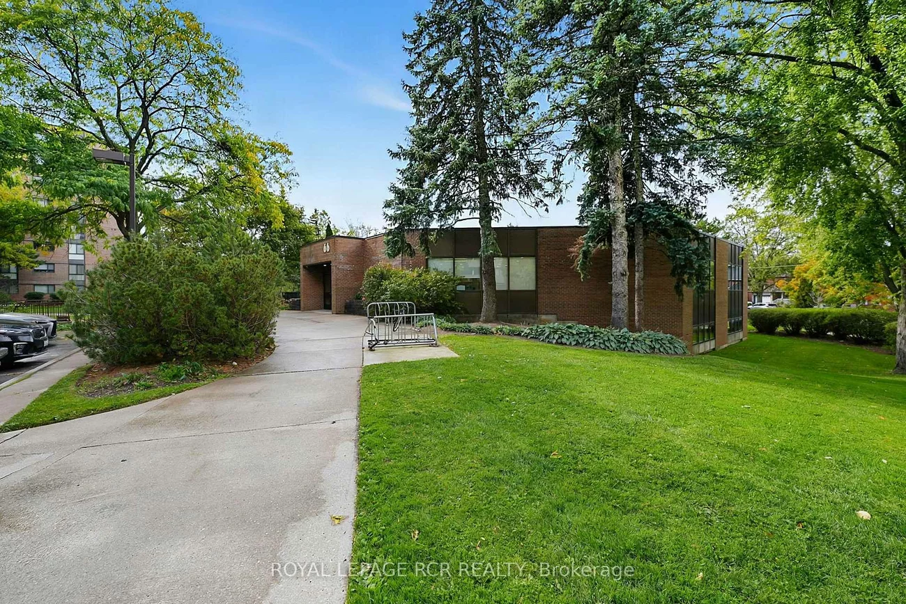 5, Weldrick, North Richvale, Richmond Hill
