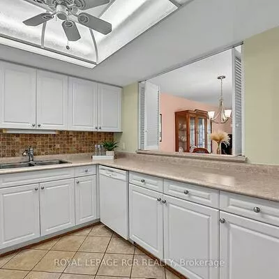5, Weldrick, North Richvale, Richmond Hill