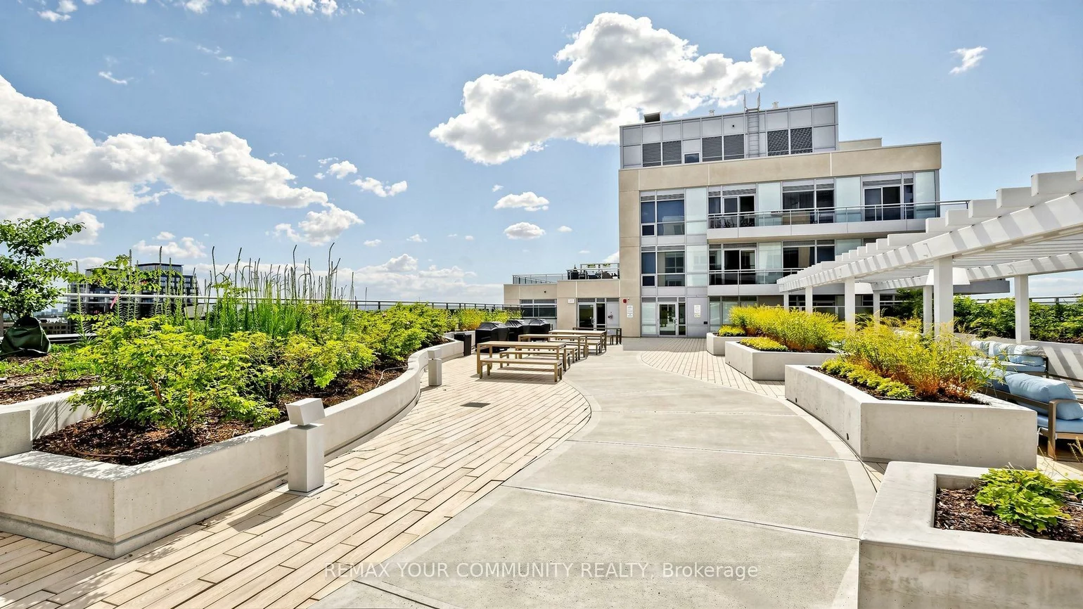 9201, Yonge, Langstaff, Richmond Hill