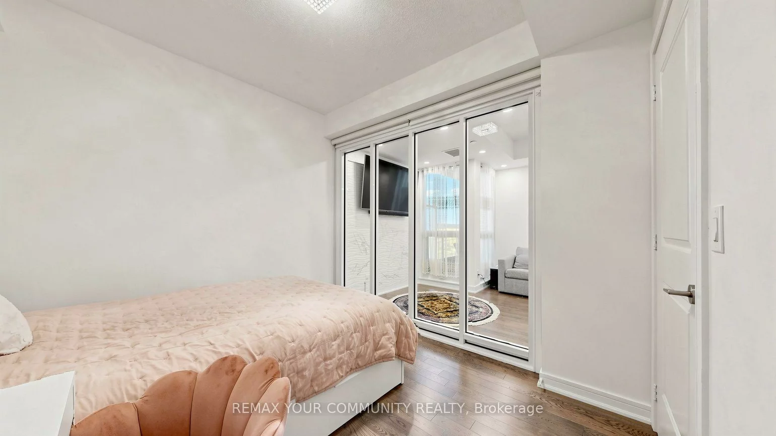 9201, Yonge, Langstaff, Richmond Hill