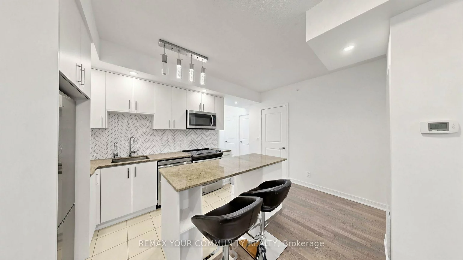 9201, Yonge, Langstaff, Richmond Hill