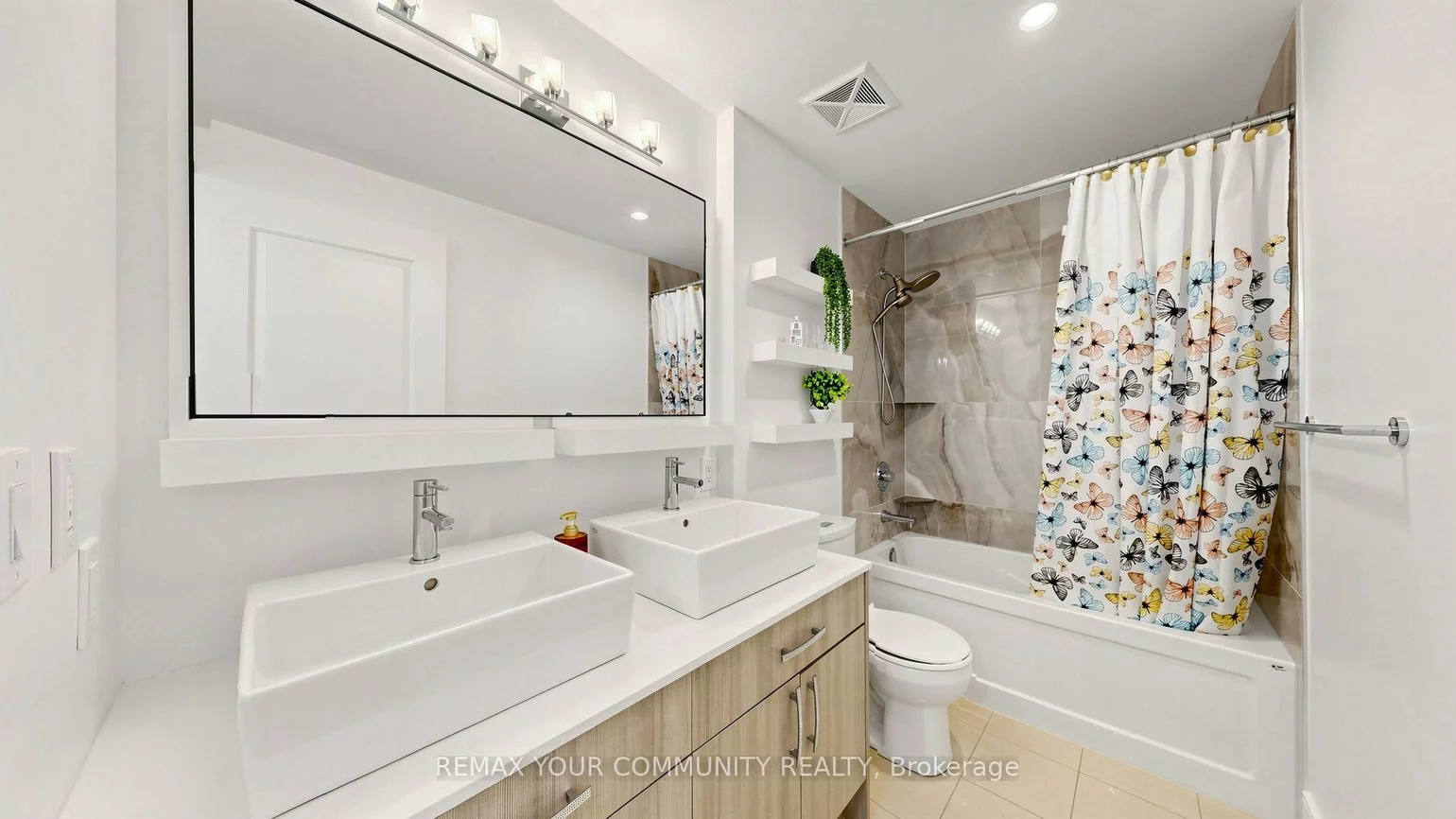 9201, Yonge, Langstaff, Richmond Hill