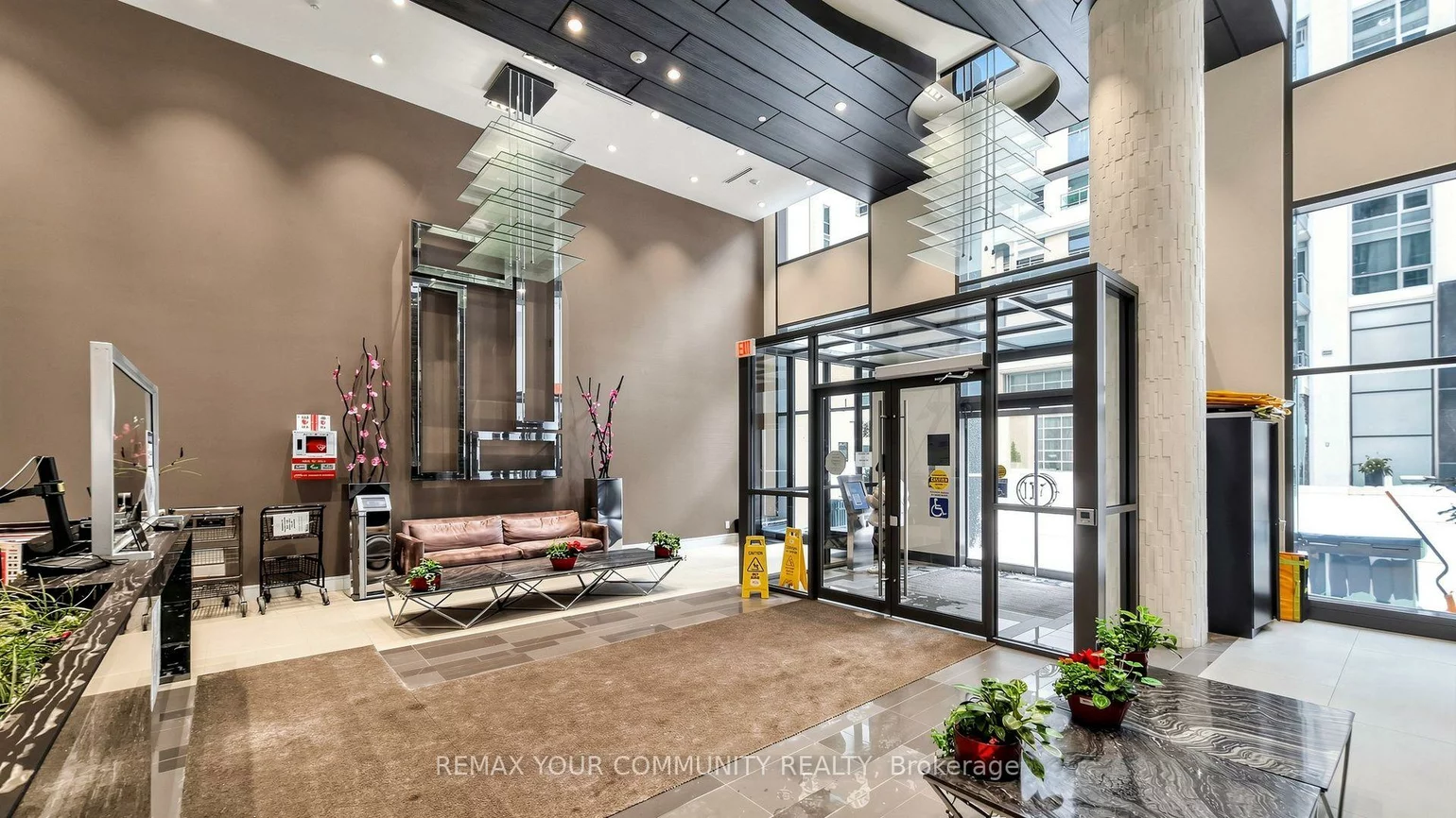 9201, Yonge, Langstaff, Richmond Hill