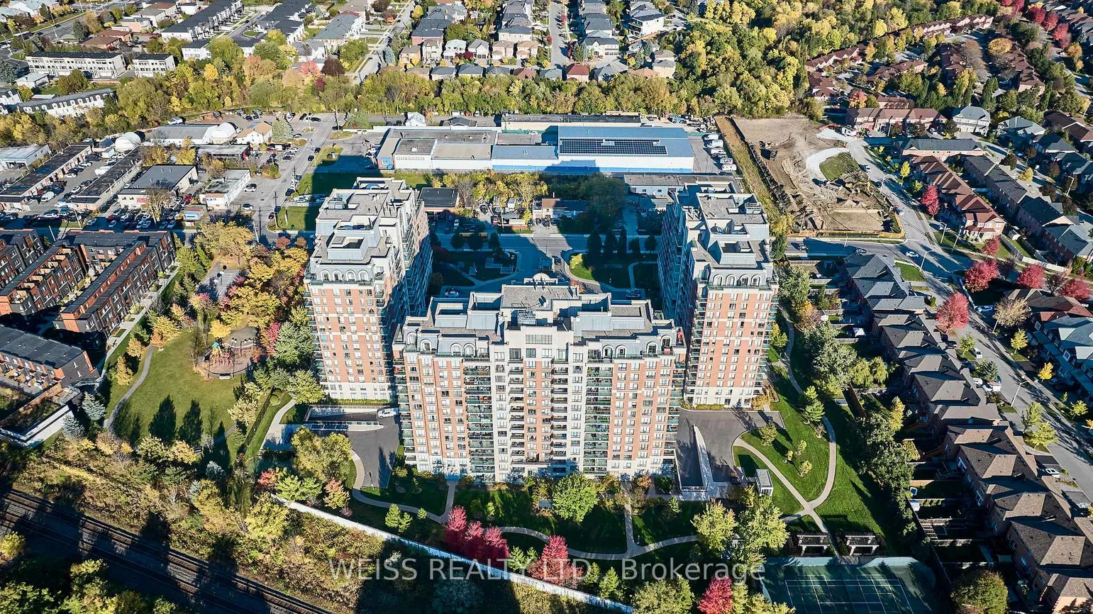 330, Red Maple, Langstaff, Richmond Hill