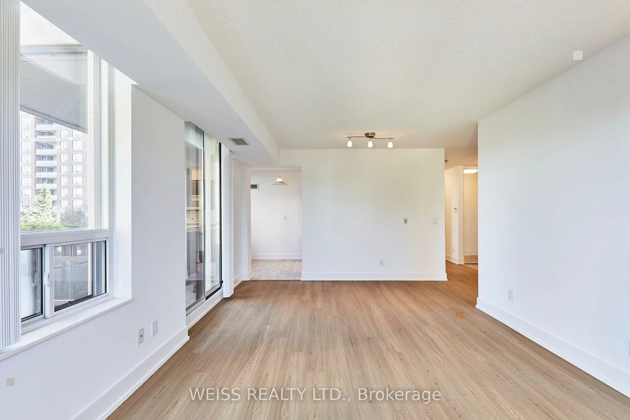 330, Red Maple, Langstaff, Richmond Hill