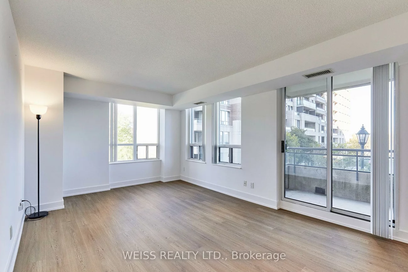 330, Red Maple, Langstaff, Richmond Hill