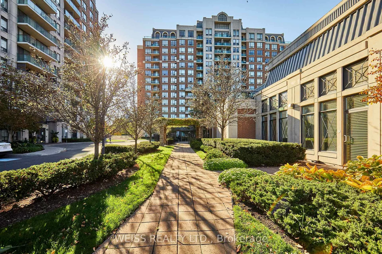330, Red Maple, Langstaff, Richmond Hill