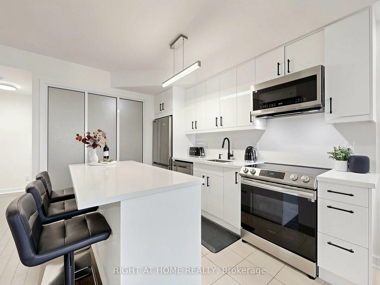 9191, Yonge, Langstaff, Richmond Hill
