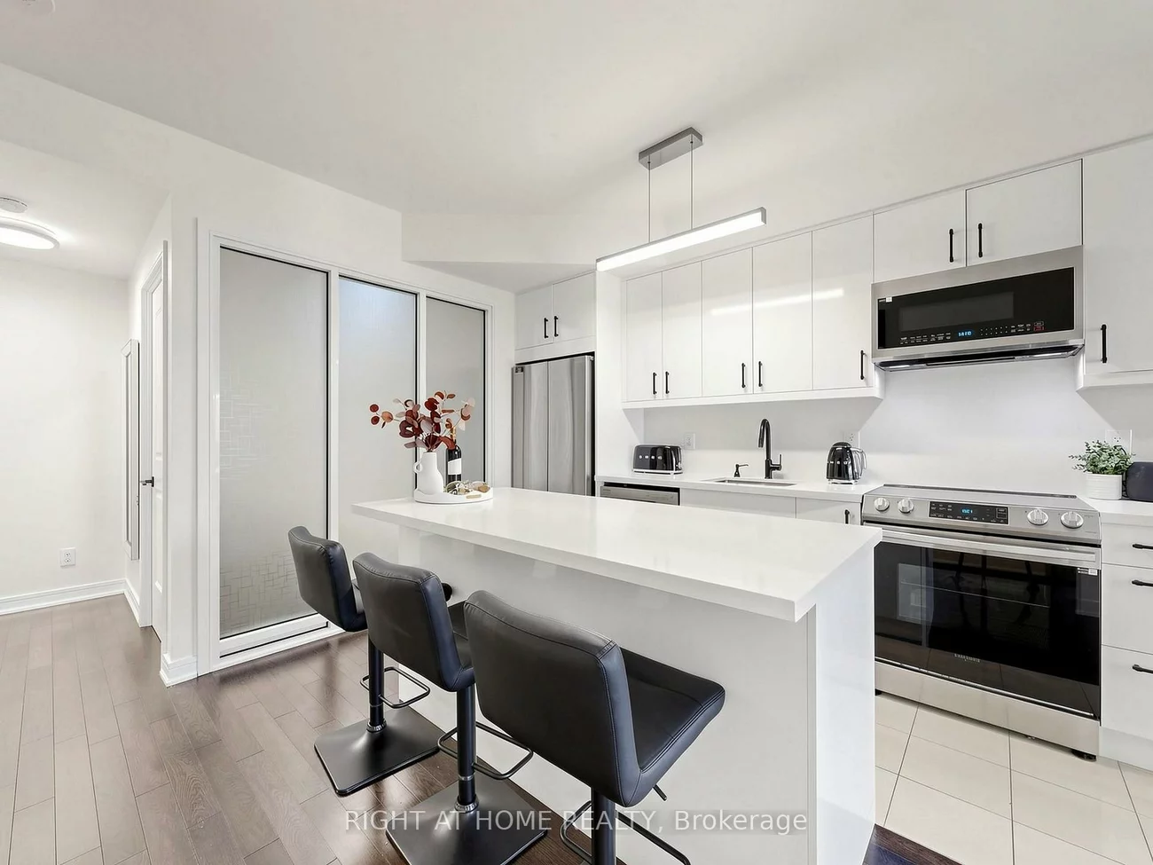 9191, Yonge, Langstaff, Richmond Hill