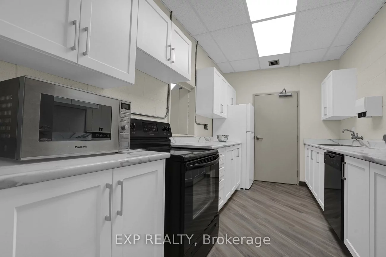 40, Baif, North Richvale, Richmond Hill