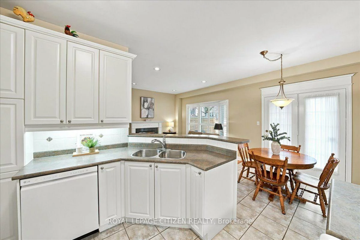 255, Shaftsbury, Westbrook, Richmond Hill