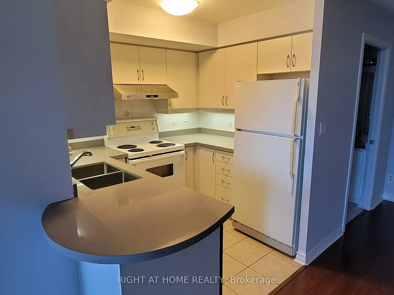 3, Rean, Bayview Village, Toronto