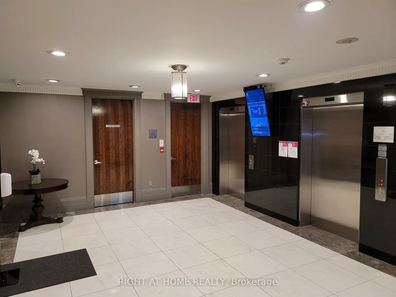 3, Rean, Bayview Village, Toronto