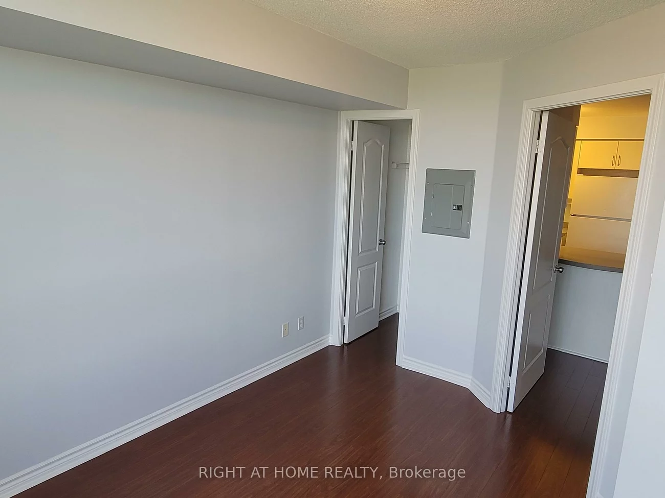 3, Rean, Bayview Village, Toronto