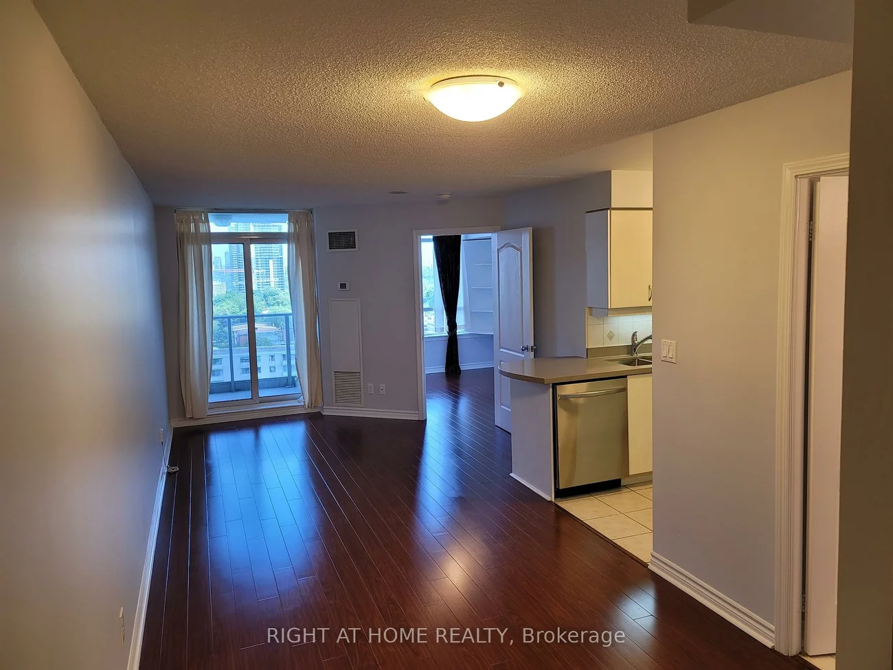 3, Rean, Bayview Village, Toronto