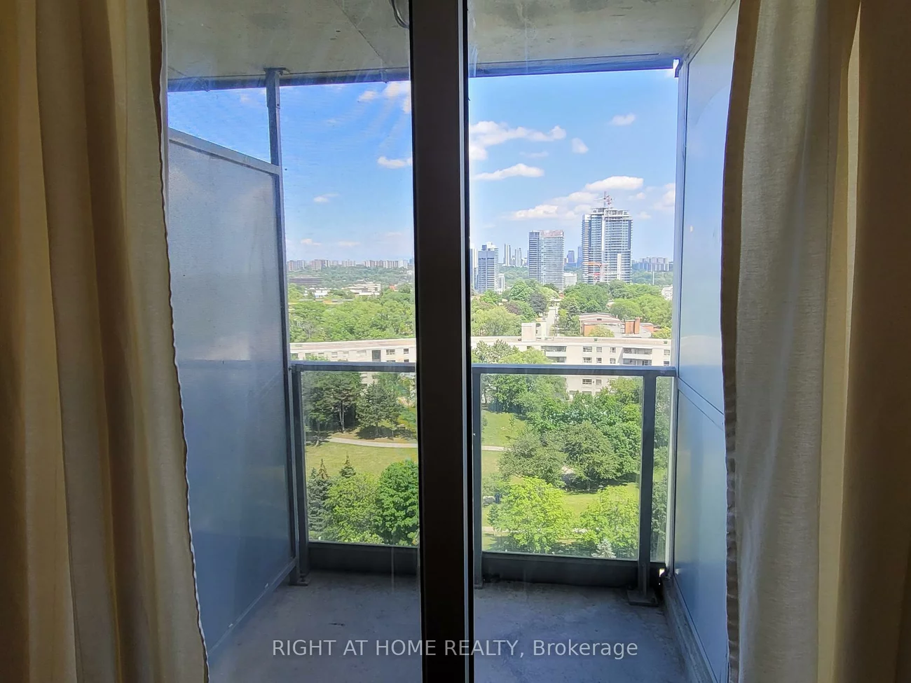 3, Rean, Bayview Village, Toronto