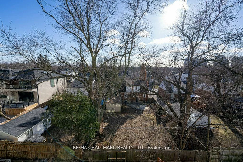 181, Sheppard, Willowdale East, Toronto