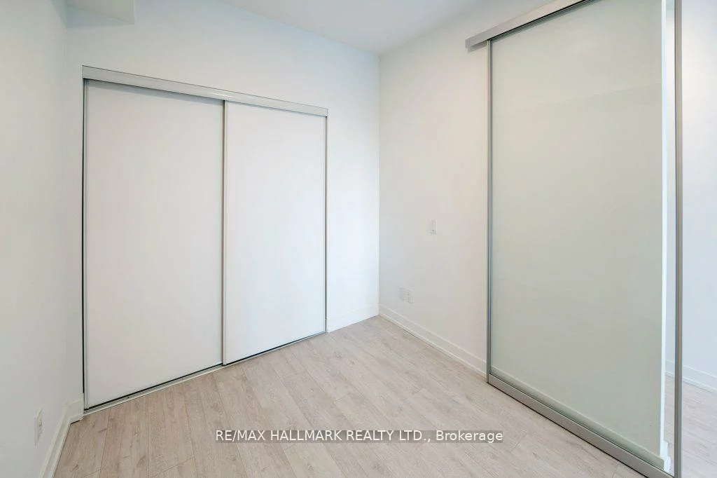 181, Sheppard, Willowdale East, Toronto