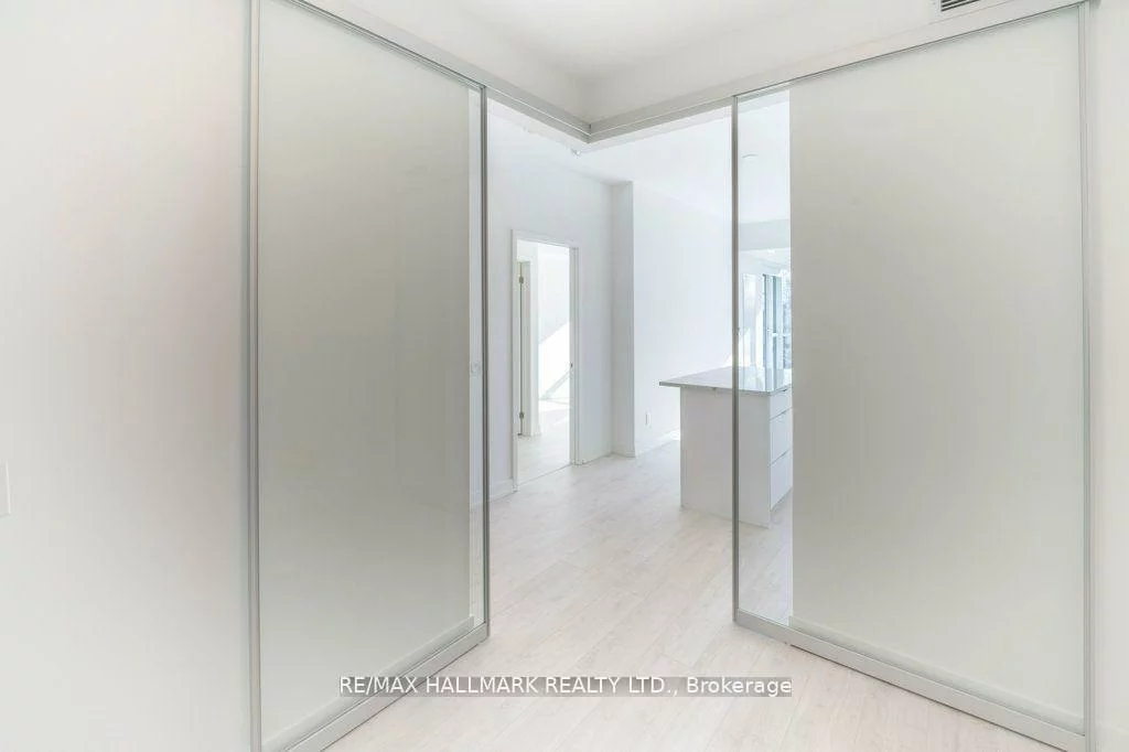 181, Sheppard, Willowdale East, Toronto