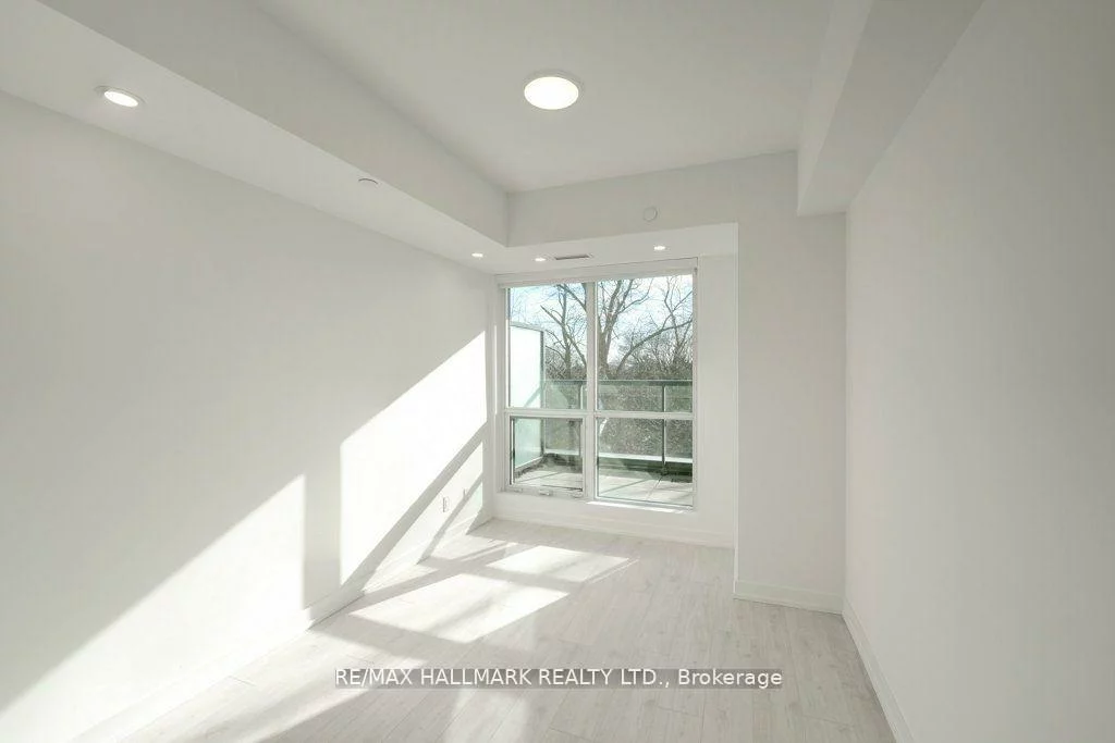 181, Sheppard, Willowdale East, Toronto