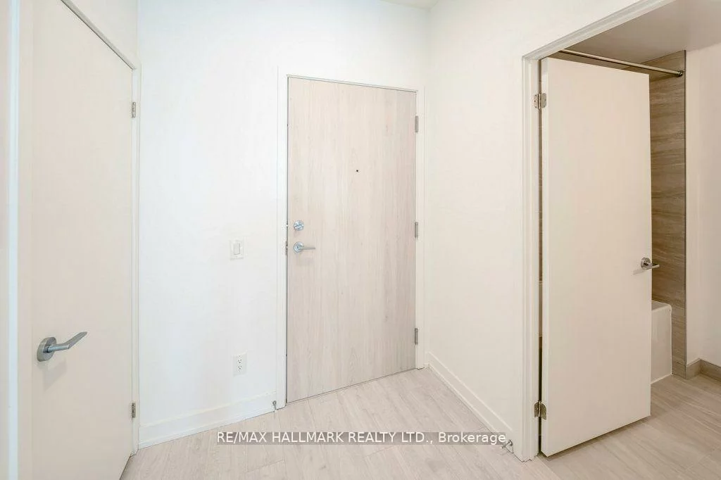 181, Sheppard, Willowdale East, Toronto