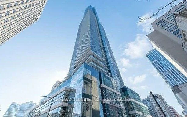 386, Yonge, Bay Street Corridor, Toronto