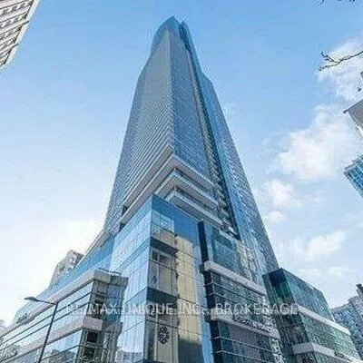 386, Yonge, Bay Street Corridor, Toronto