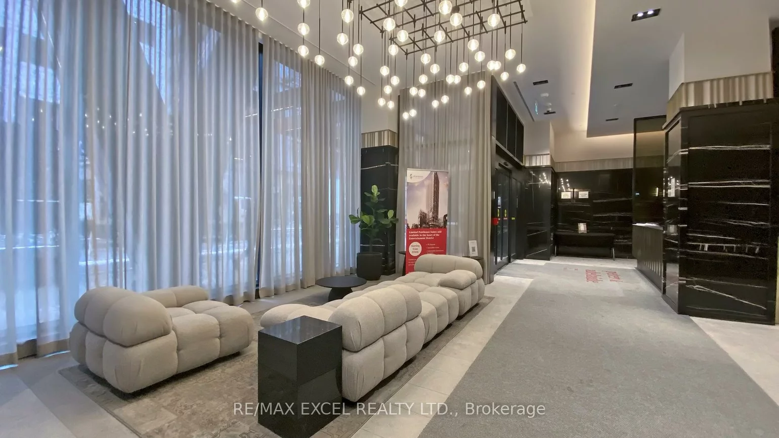 108, Peter, Waterfront Communities C1, Toronto