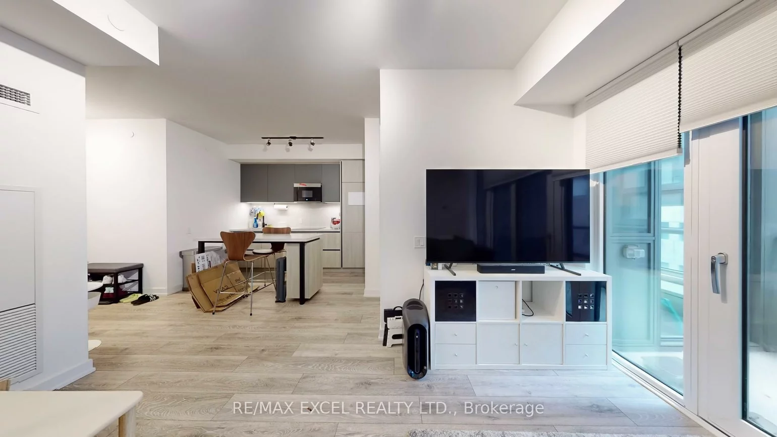 108, Peter, Waterfront Communities C1, Toronto