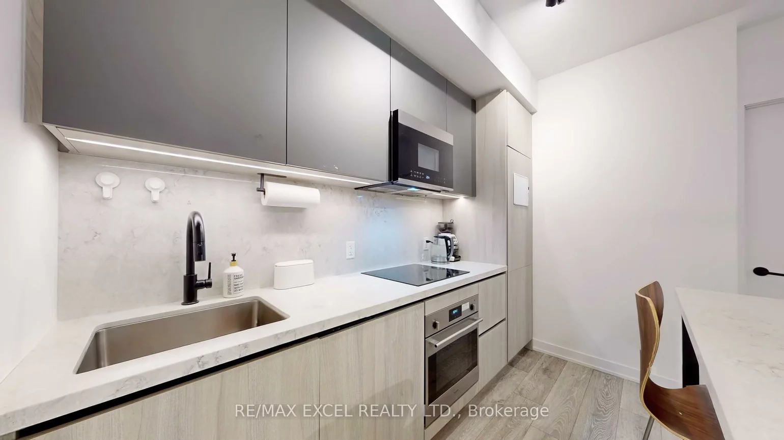 108, Peter, Waterfront Communities C1, Toronto