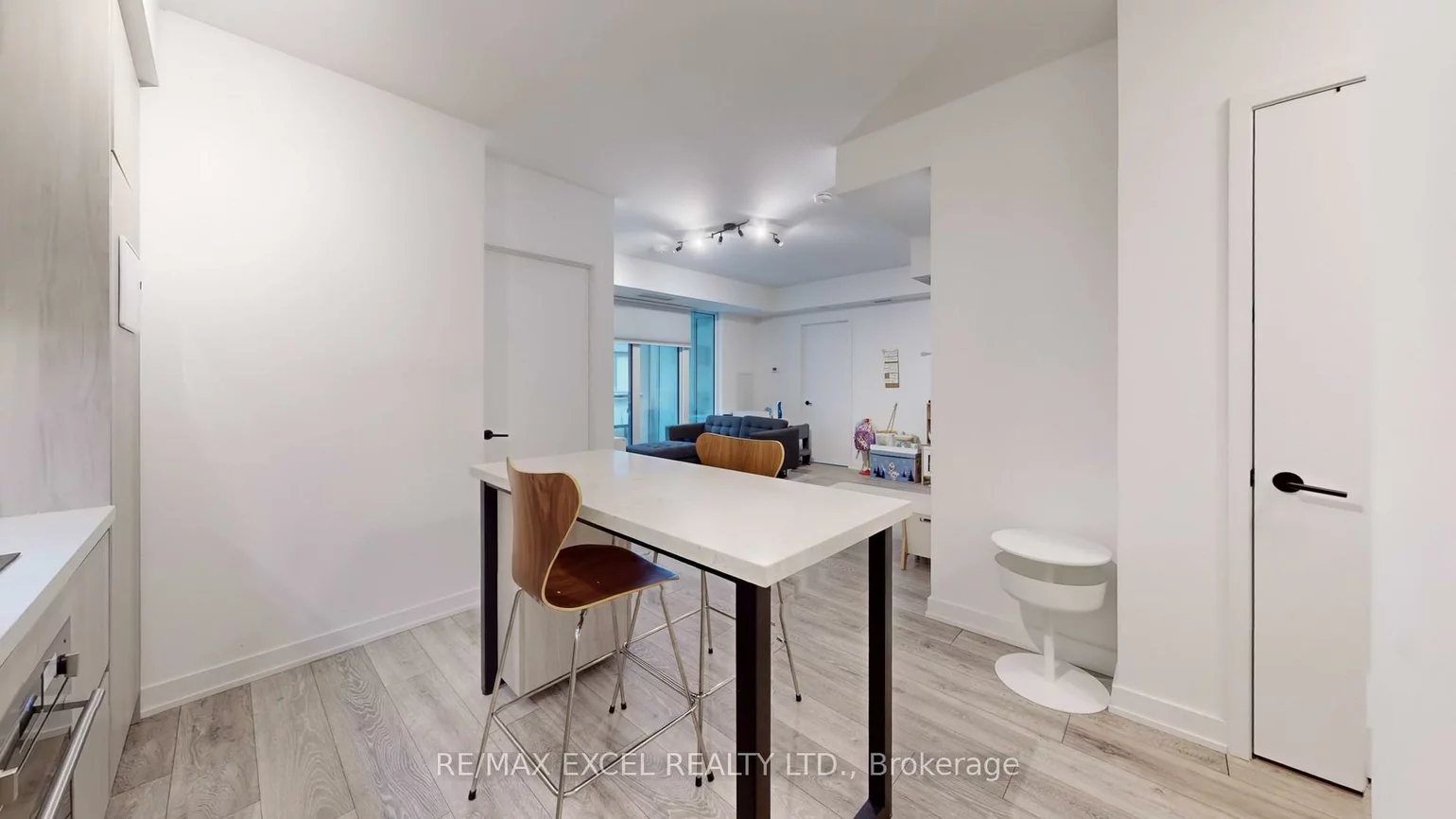 108, Peter, Waterfront Communities C1, Toronto
