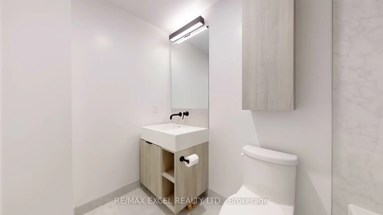 108, Peter, Waterfront Communities C1, Toronto