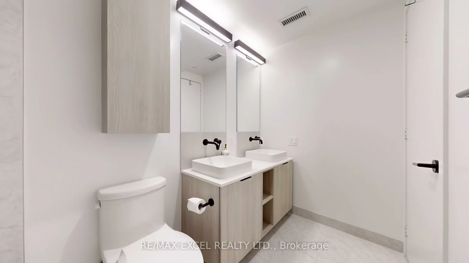 108, Peter, Waterfront Communities C1, Toronto