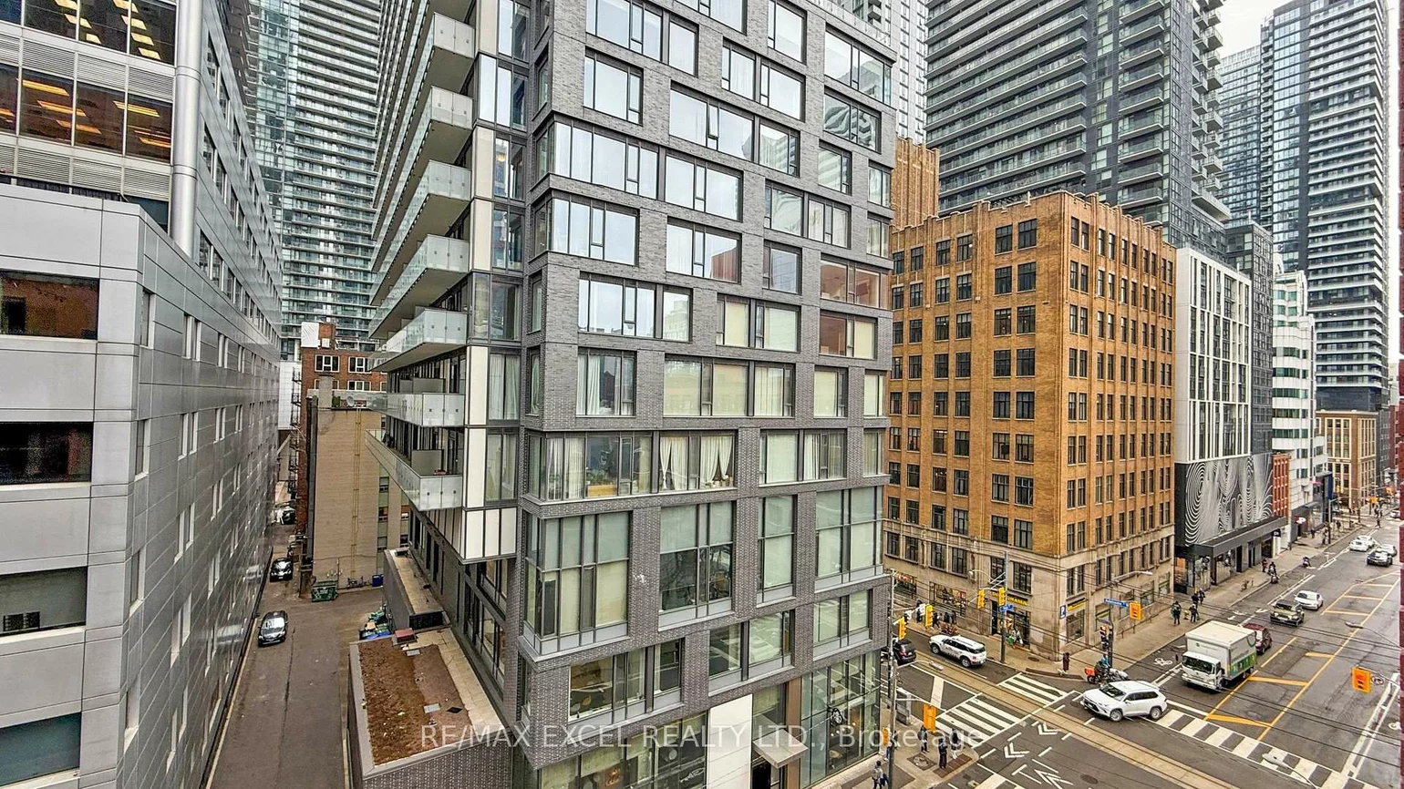 108, Peter, Waterfront Communities C1, Toronto