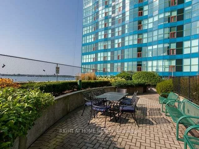77, Harbour, Waterfront Communities C1, Toronto